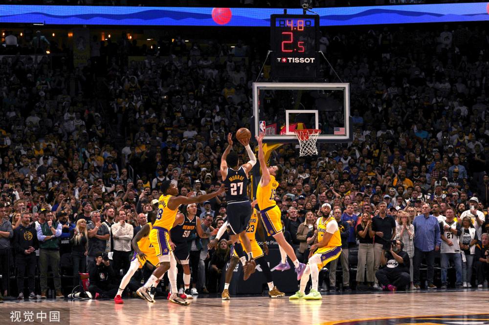 视两位球员 视两位球员