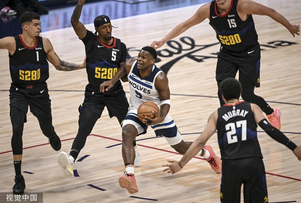 这名球员凭 这名球员凭