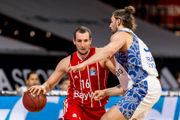 却凭借个人 却凭借个人